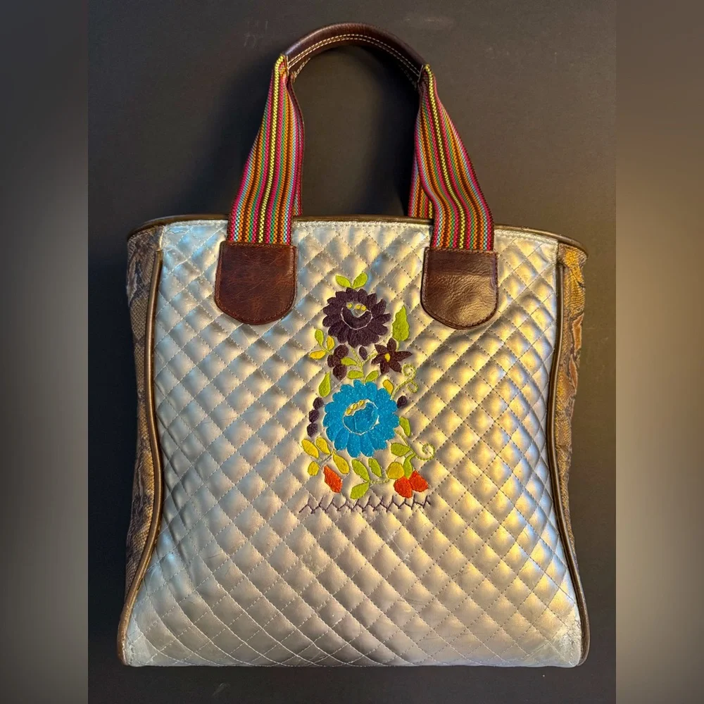 Consuela Tote Champagne & Animals 🩵 - Picture 1 of 14